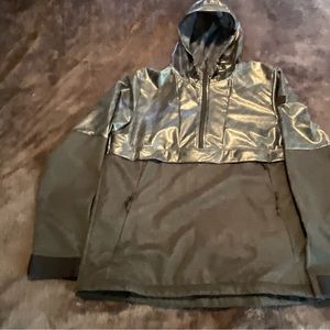 Mens size Lg Under Armour pullover hoodie